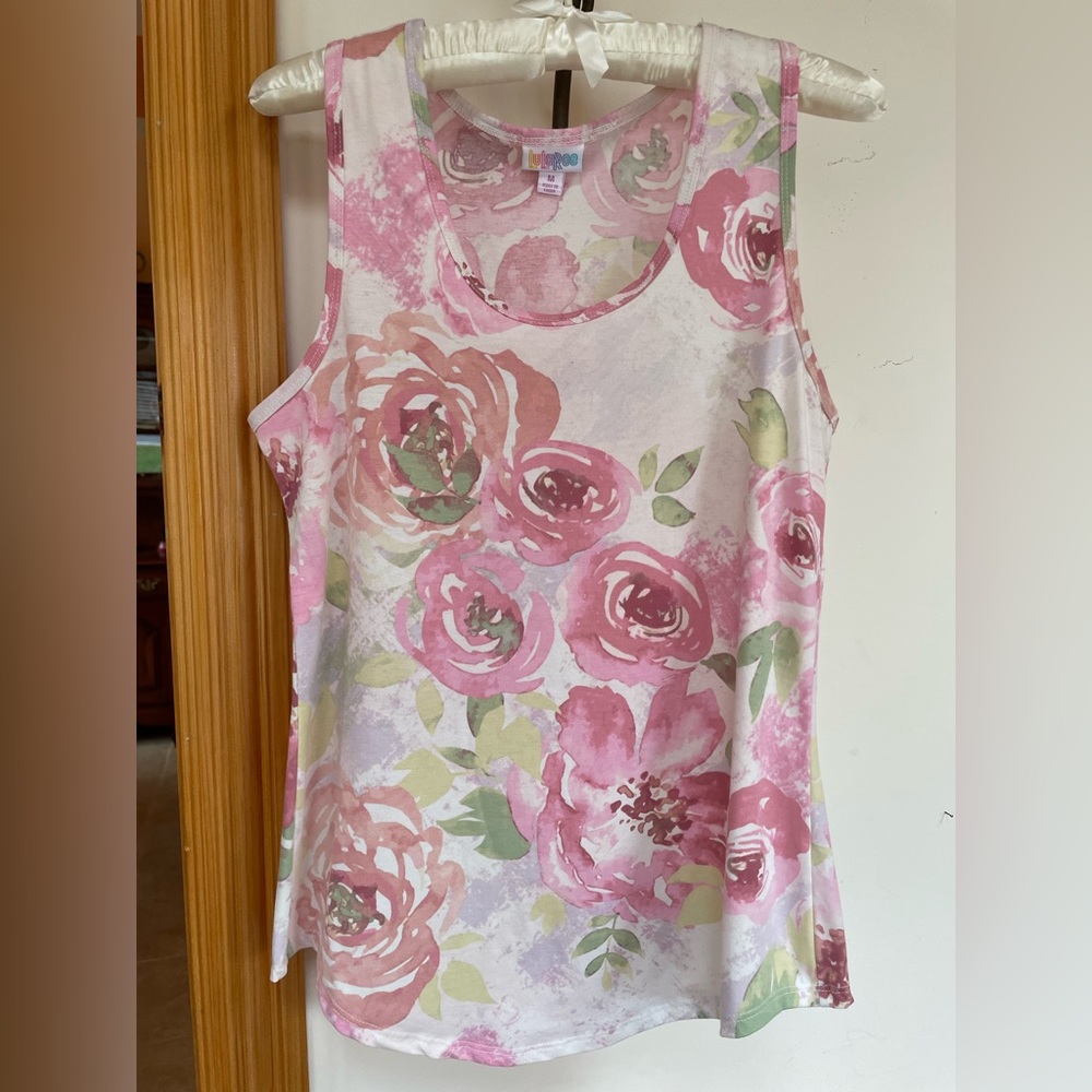 🟢 LuLaRoe floral pattern tank